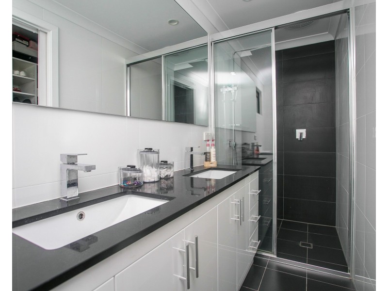 7 Winjana Road, Lesmurdie WA 6076