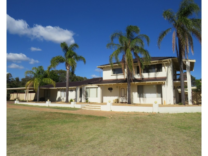 81 Norwood Road, Maida Vale WA 6057