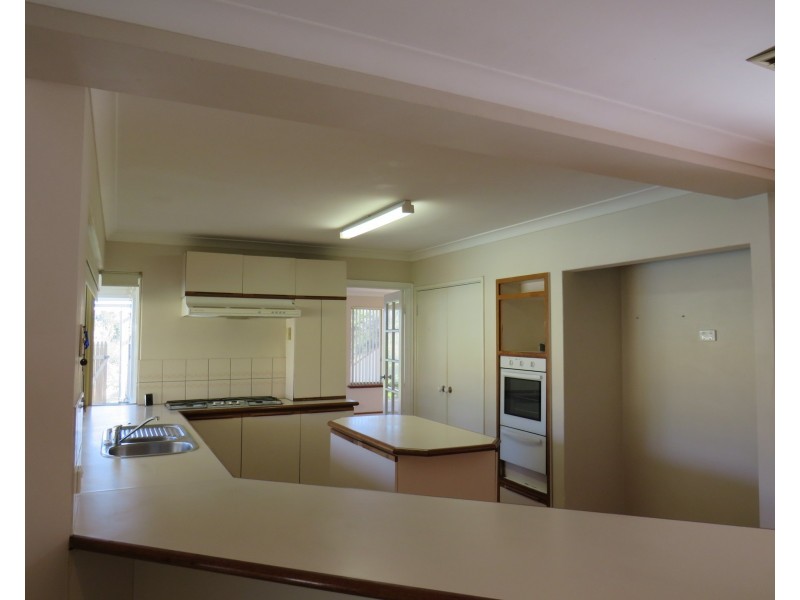 81 Norwood Road, Maida Vale WA 6057