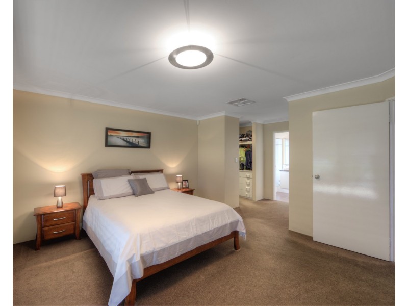 194 Sultana Rd E, Forrestfield WA 6058