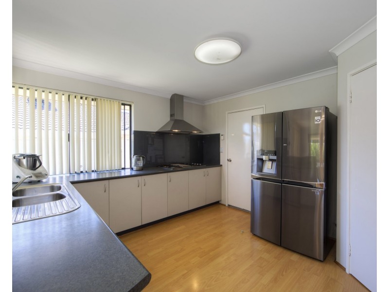 194 Sultana Rd E, Forrestfield WA 6058