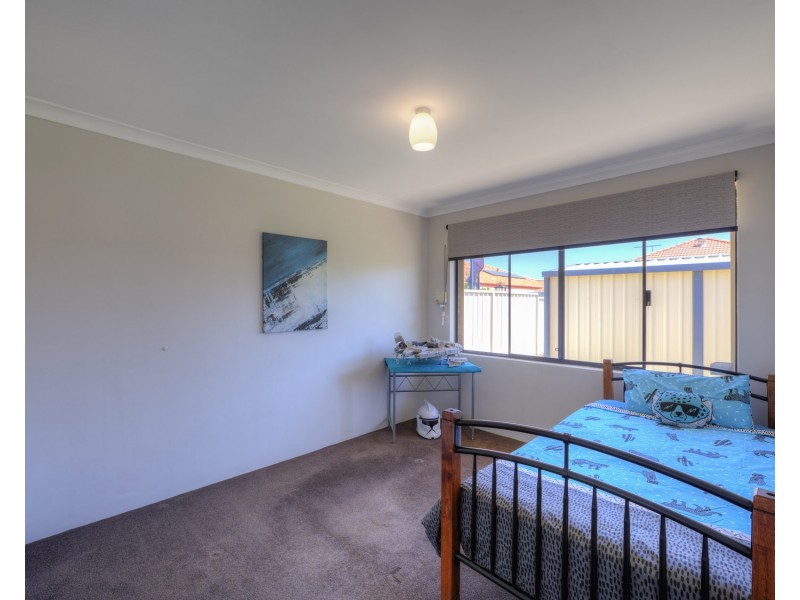 194 Sultana Rd E, Forrestfield WA 6058