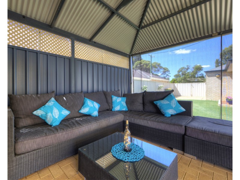 194 Sultana Rd E, Forrestfield WA 6058