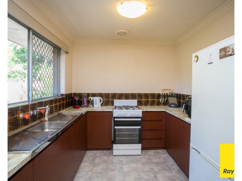 2 Flora Terrace, Lesmurdie WA 6076