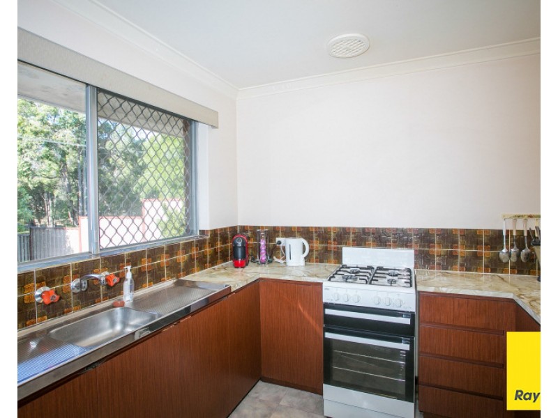 2 Flora Terrace, Lesmurdie WA 6076