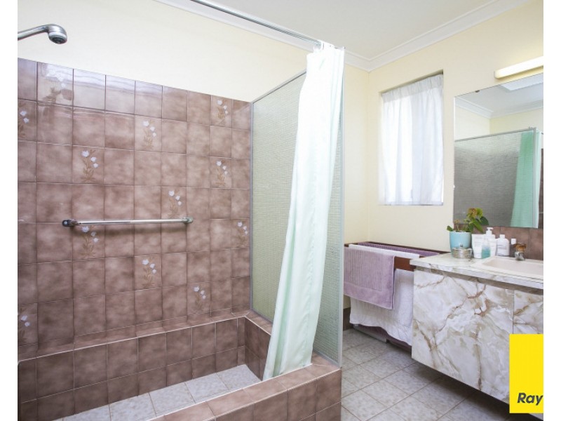 2 Flora Terrace, Lesmurdie WA 6076