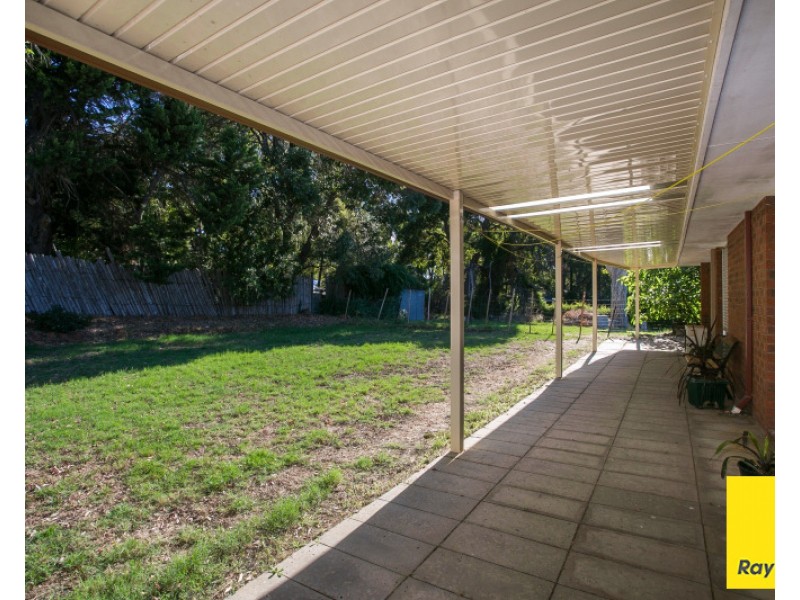 2 Flora Terrace, Lesmurdie WA 6076