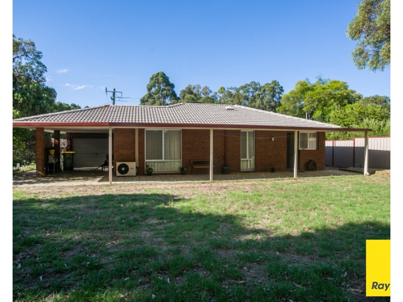 2 Flora Terrace, Lesmurdie WA 6076