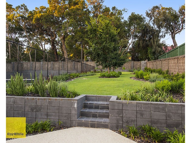 18 Cabarita Road, Kalamunda WA 6076