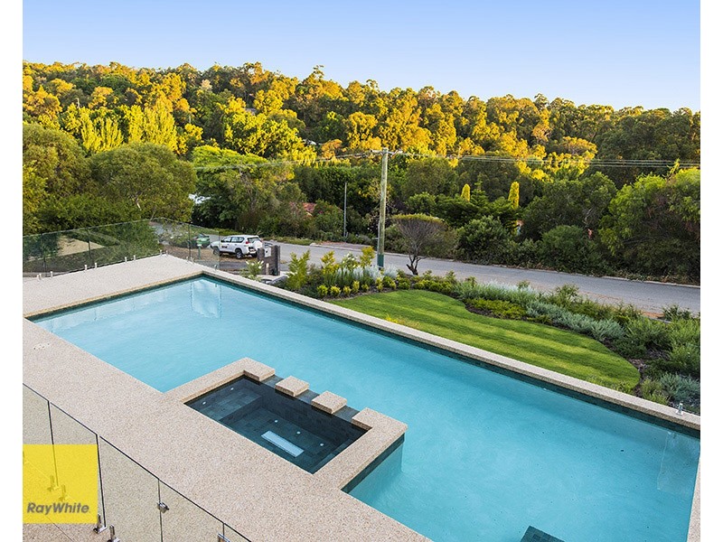 18 Cabarita Road, Kalamunda WA 6076