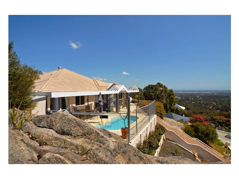 26 Sundew Road, Gooseberry Hill WA 6076