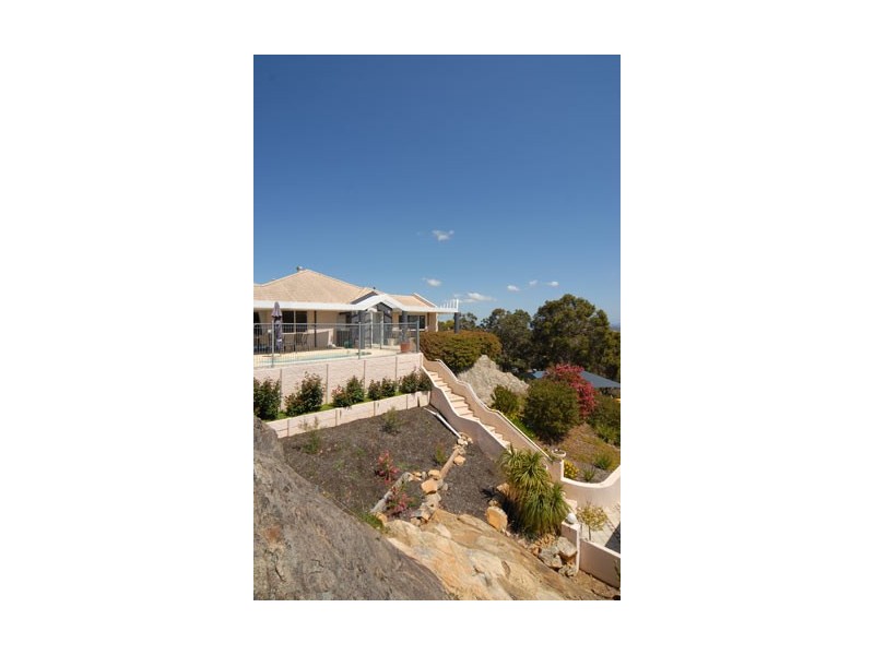 26 Sundew Road, Gooseberry Hill WA 6076