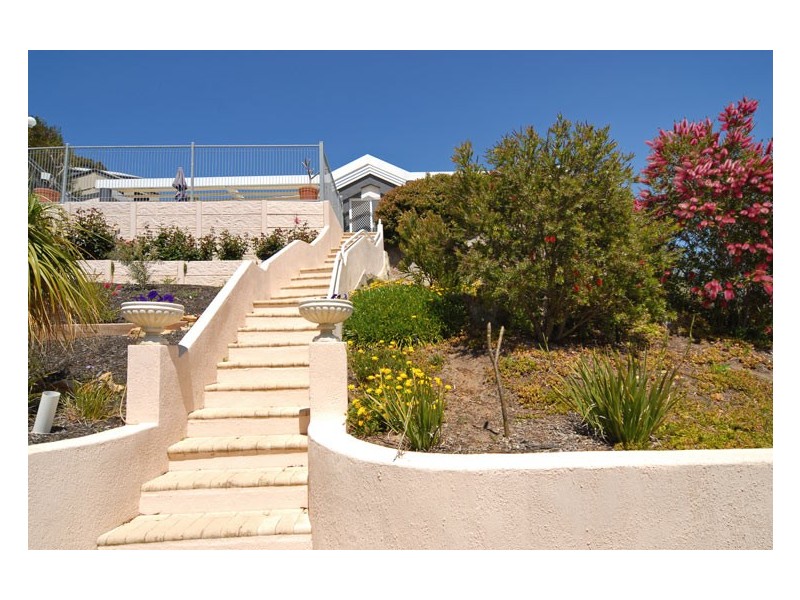 26 Sundew Road, Gooseberry Hill WA 6076