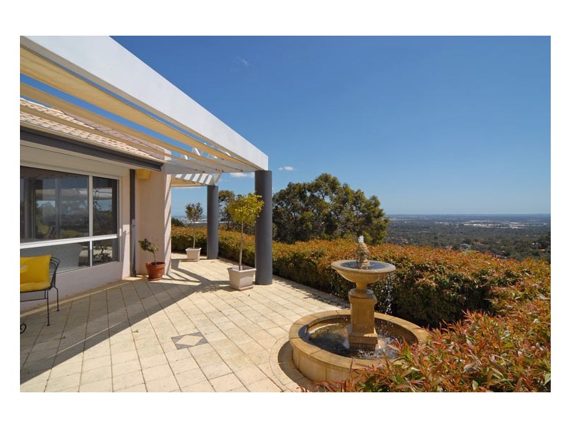 26 Sundew Road, Gooseberry Hill WA 6076