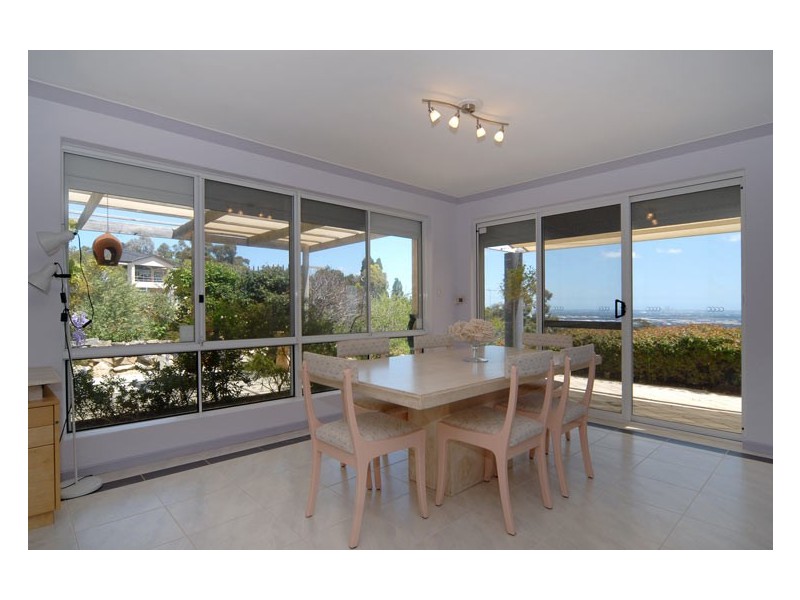 26 Sundew Road, Gooseberry Hill WA 6076