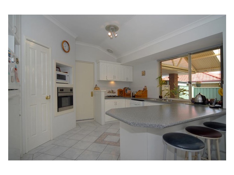 18 Thomasia Street, Huntingdale WA 6110