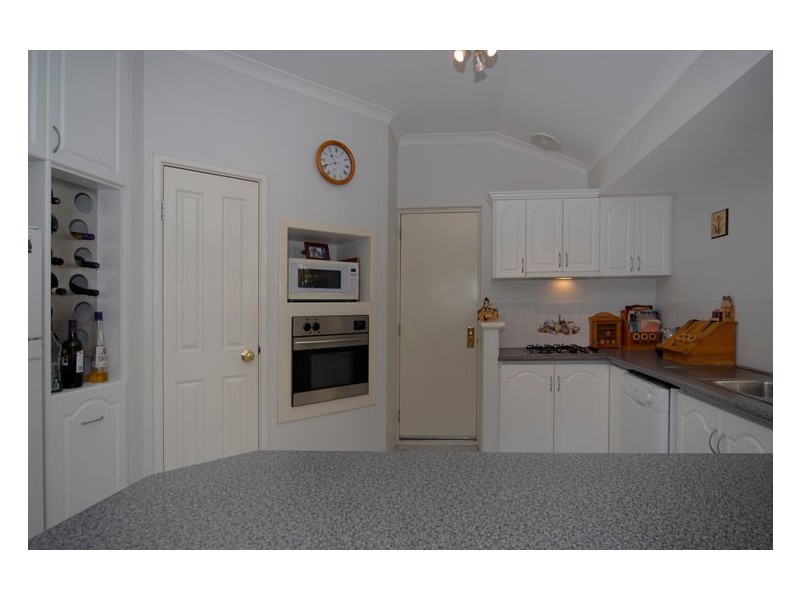 18 Thomasia Street, Huntingdale WA 6110