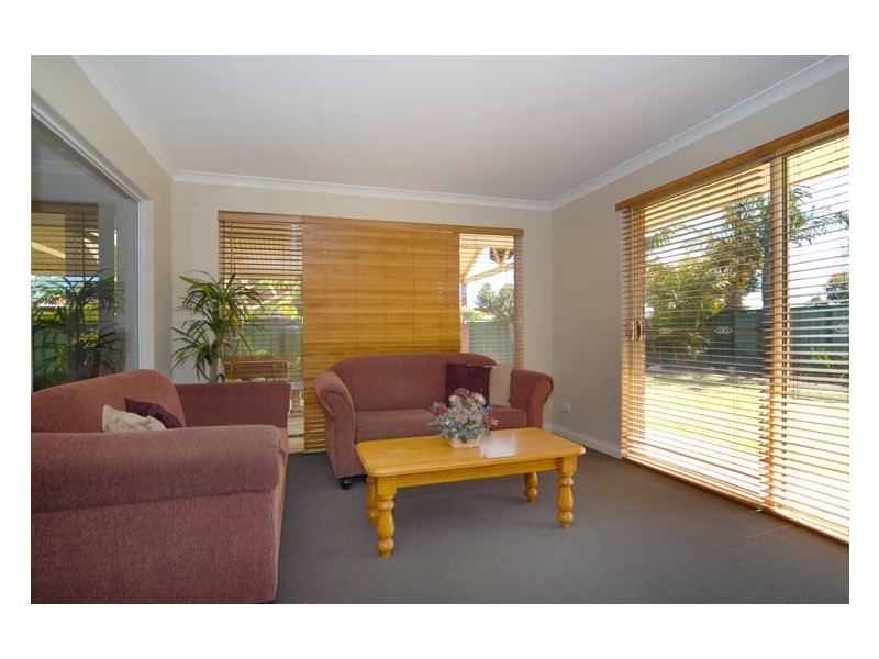 18 Thomasia Street, Huntingdale WA 6110