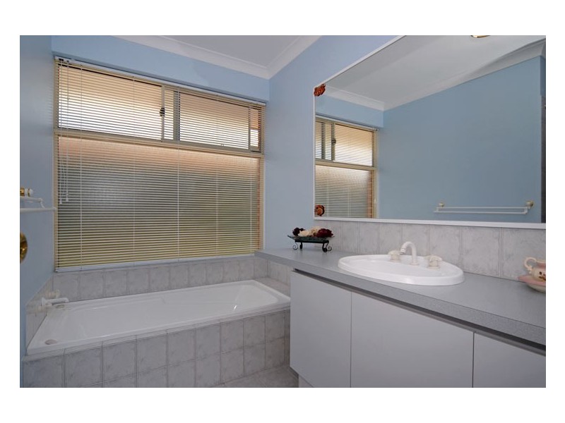 18 Thomasia Street, Huntingdale WA 6110