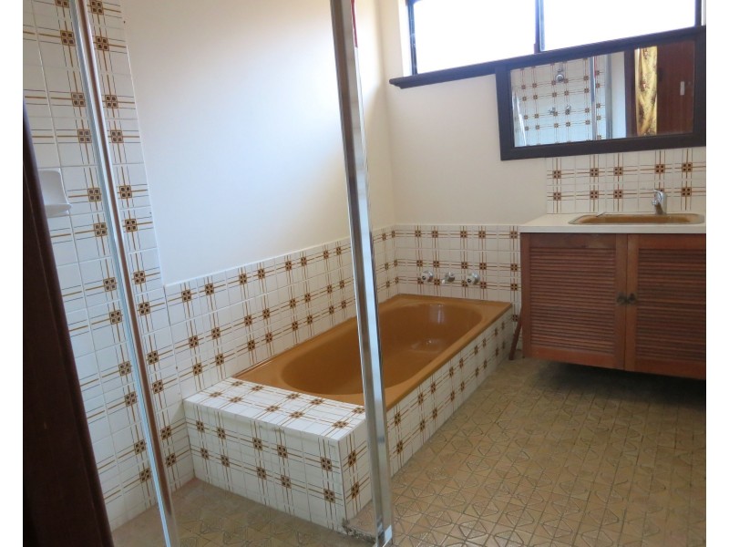 310A Lesmurdie Road, Lesmurdie WA 6076