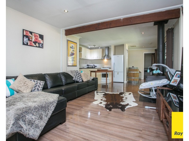 46 Saunders Way, Karragullen WA 6111