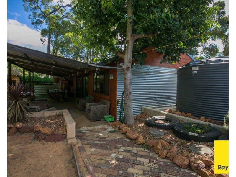 46 Saunders Way, Karragullen WA 6111