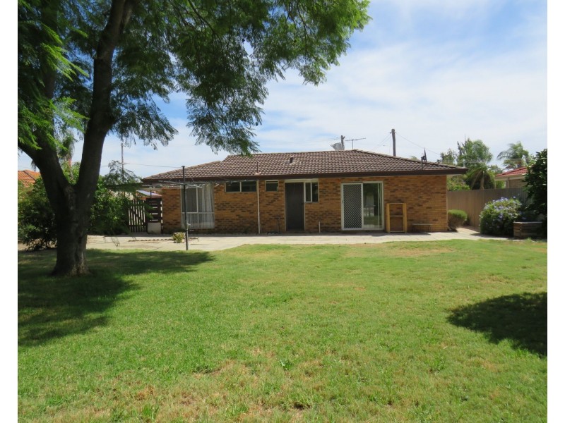 11 Ellison Drive, Langford WA 6147