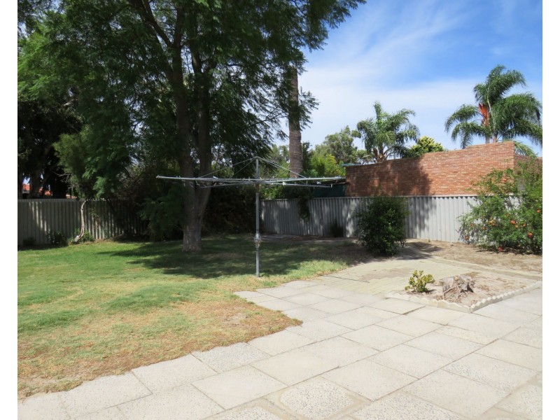 11 Ellison Drive, Langford WA 6147