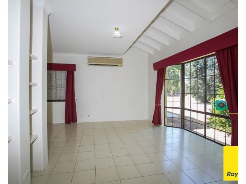 19 Ravenswood Road, Maida Vale WA 6057