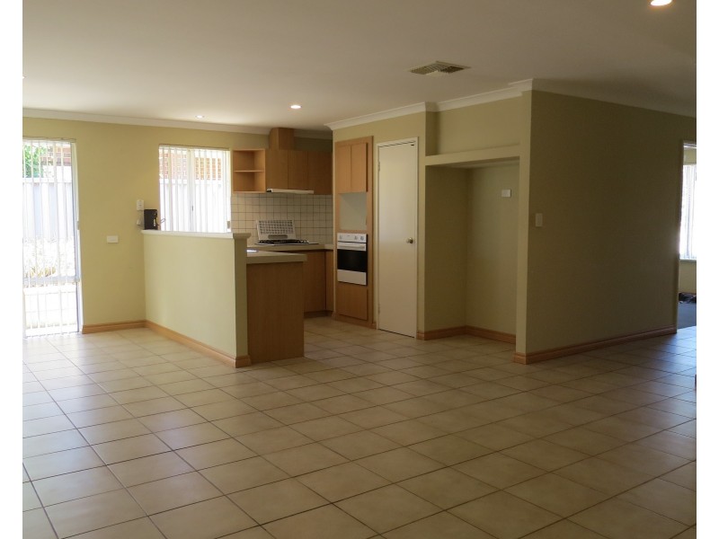 7/7 Warlu Place, High Wycombe WA 6057