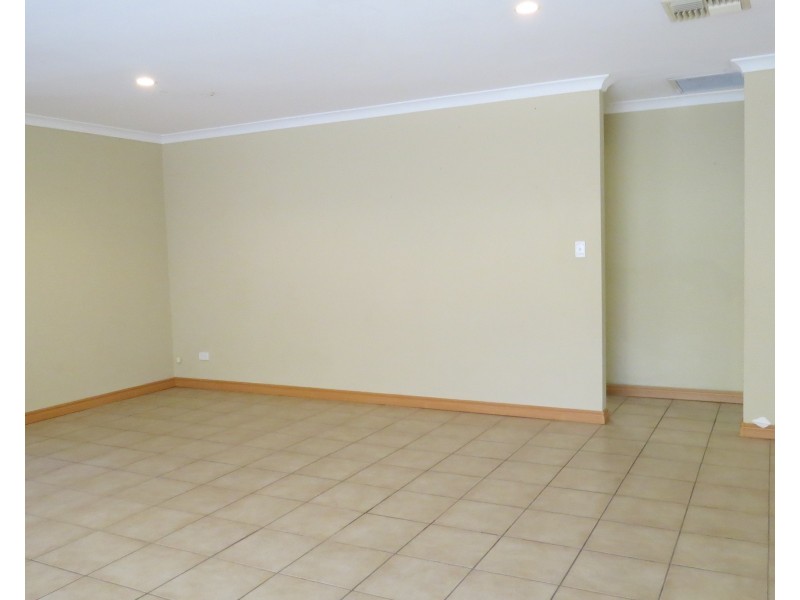 7/7 Warlu Place, High Wycombe WA 6057