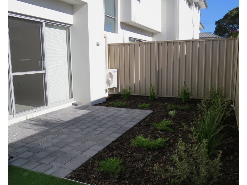 Unit 4, 12 Heath Road, Kalamunda WA 6076