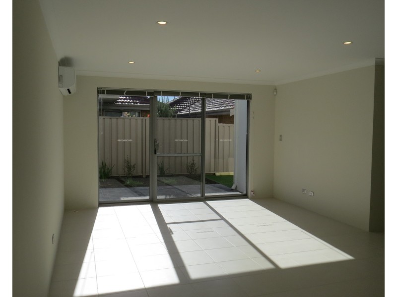 Unit 4, 12 Heath Road, Kalamunda WA 6076