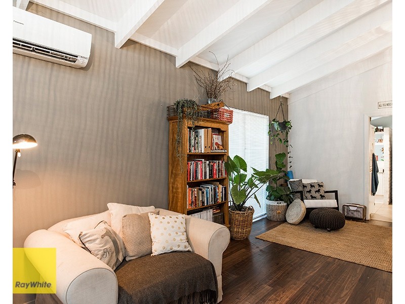 100 Lesmurdie Road, Lesmurdie WA 6076