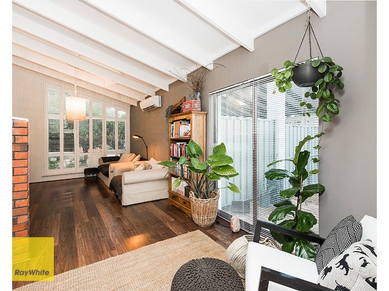 100 Lesmurdie Road, Lesmurdie WA 6076