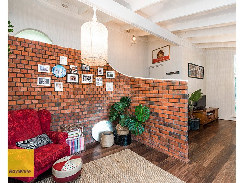 100 Lesmurdie Road, Lesmurdie WA 6076