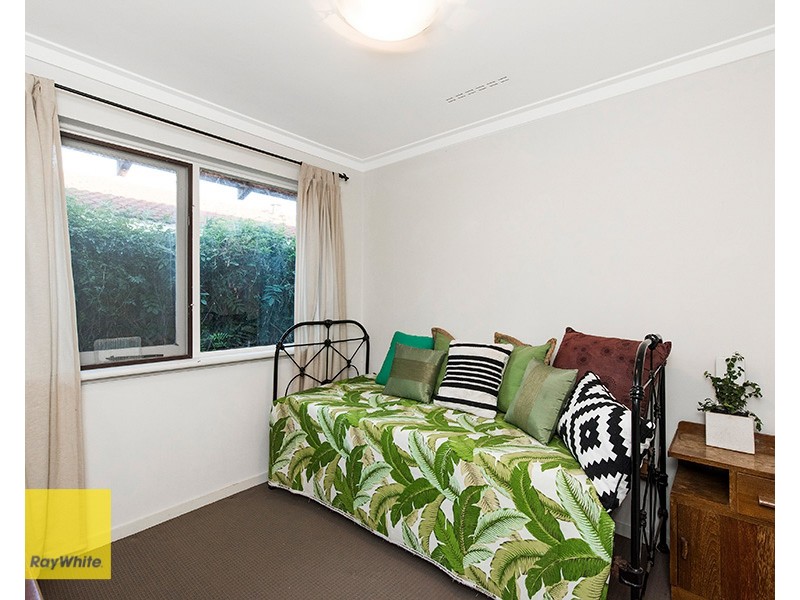 100 Lesmurdie Road, Lesmurdie WA 6076