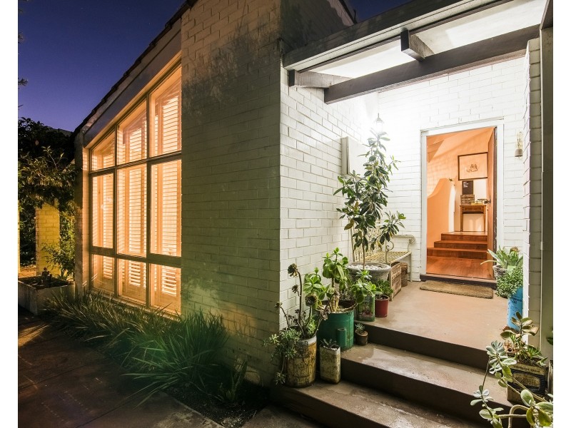 100 Lesmurdie Road, Lesmurdie WA 6076