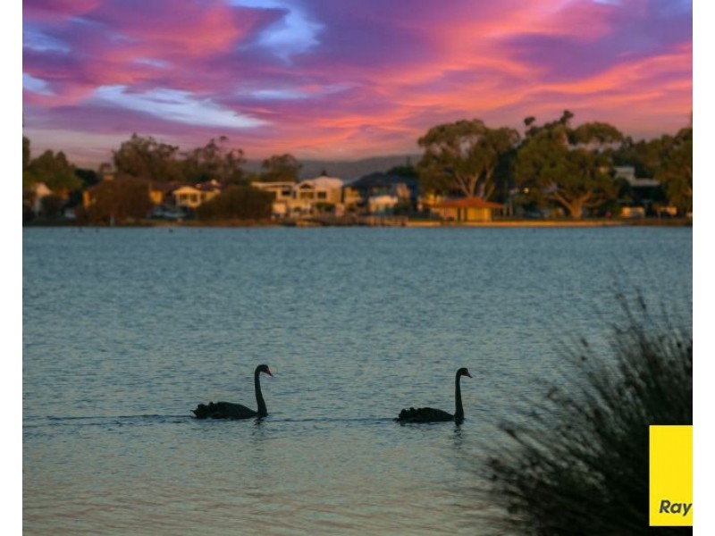 13 Salter Point Parade, Salter Point WA 6152