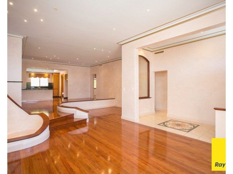 13 Salter Point Parade, Salter Point WA 6152