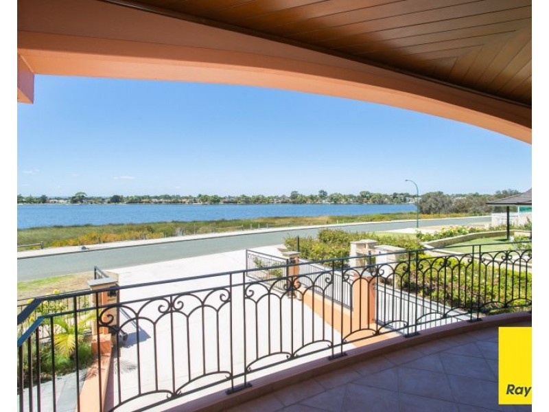 13 Salter Point Parade, Salter Point WA 6152