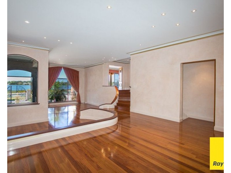 13 Salter Point Parade, Salter Point WA 6152