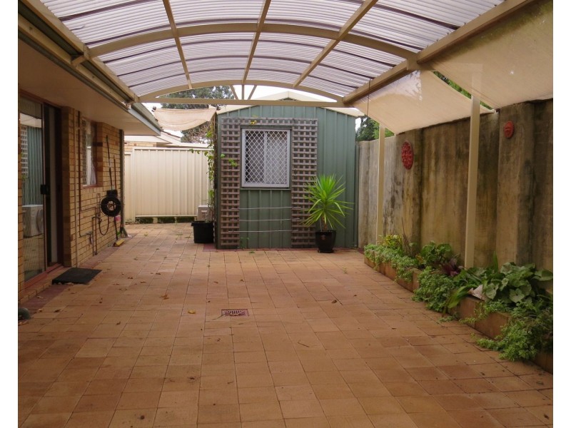 8/16 Leiden Place, Forrestfield WA 6058