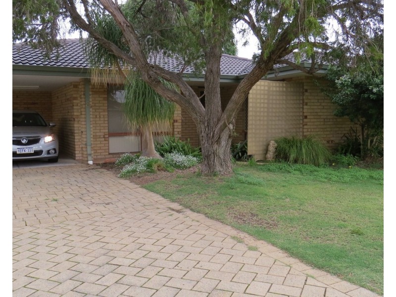 8/16 Leiden Place, Forrestfield WA 6058