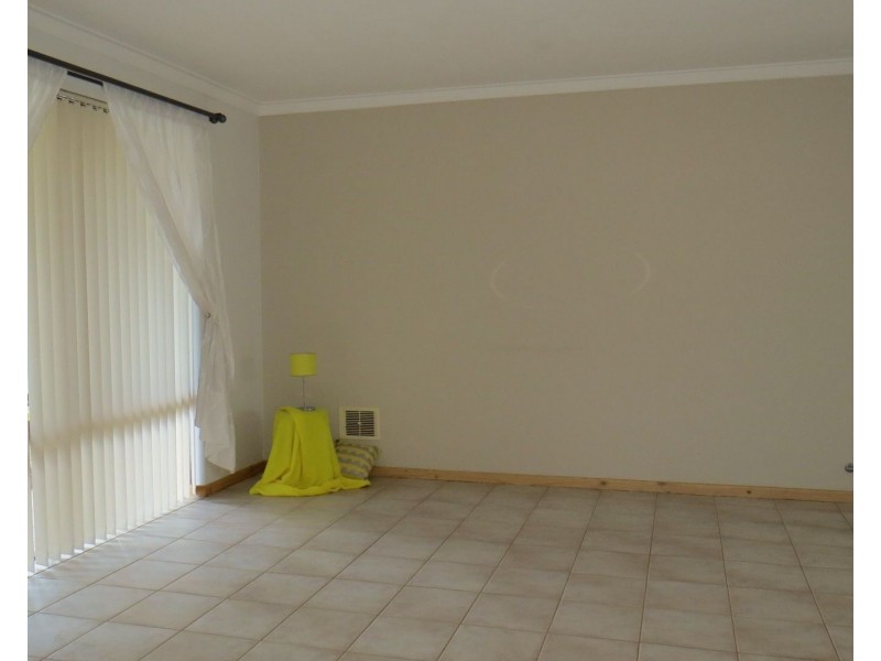 8/16 Leiden Place, Forrestfield WA 6058