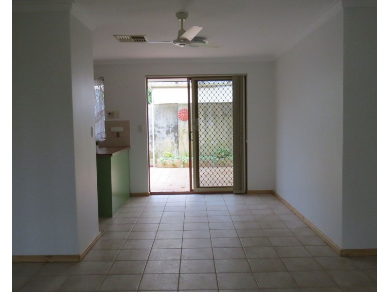 8/16 Leiden Place, Forrestfield WA 6058