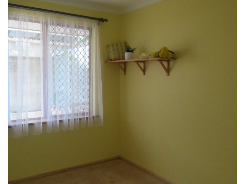 8/16 Leiden Place, Forrestfield WA 6058