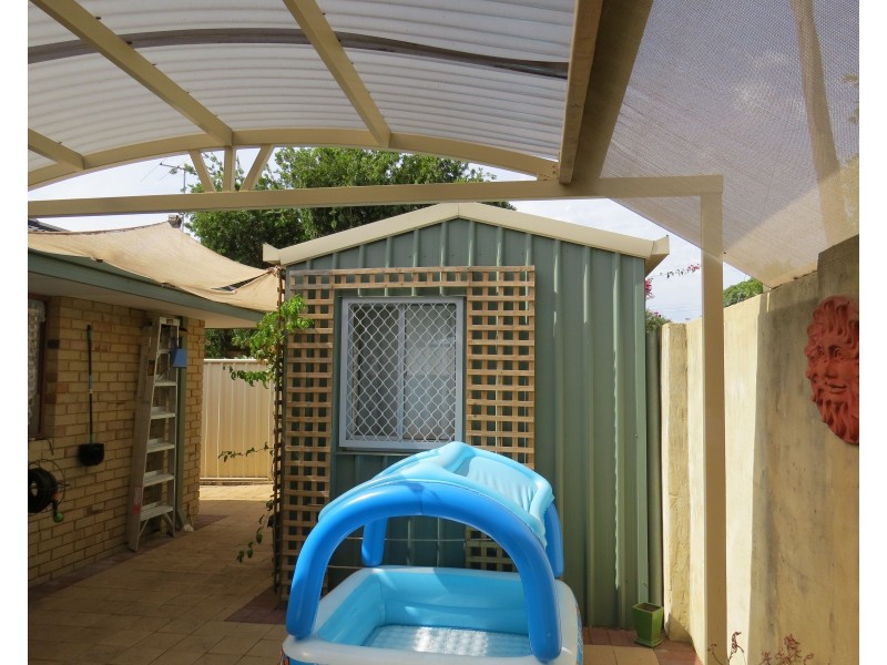 8/16 Leiden Place, Forrestfield WA 6058