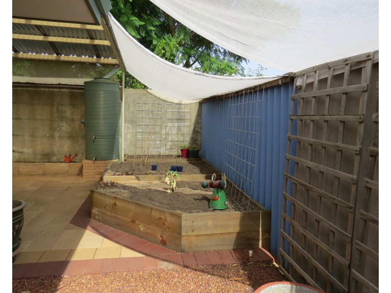 8/16 Leiden Place, Forrestfield WA 6058