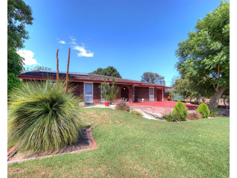 32 Bugendore Street, Maida Vale WA 6057